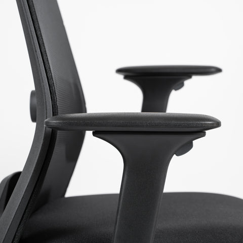 Silla Interstuhl EVERYis1 EV213 NEGRO Y CON CABECERO