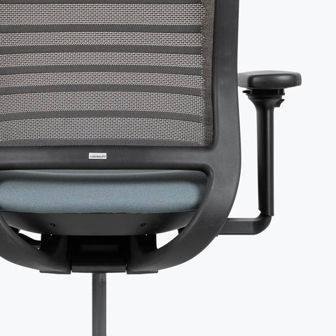 Silla Interstuhl HERO 172H MARCO Y ESTRUCTURA NEGRA / TAPICERÍA Y MALLA GRIS