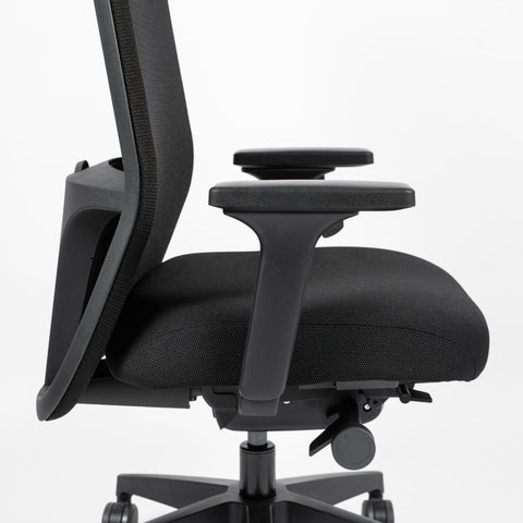 Silla Interstuhl NICE NC260 MARCO Y ESTRUCTURA NEGRA / TAPICERÍA NEGRA Y MALLA NEGRA